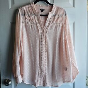 Torrid Womens Blush Pink Clip Dot Pintuck Button Front Blouse Size 1 14/16